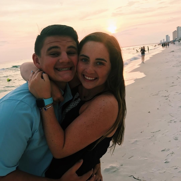 Meet your Posher, Alyssa - Picture 1 of 1